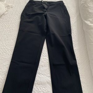 Lululemon On the Move 28” pant